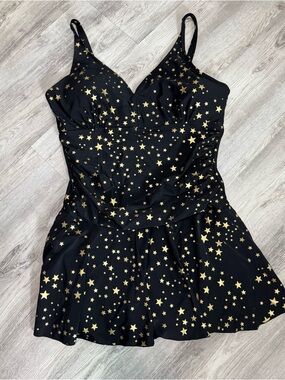 Plus Size Women’s Black and Gold Star Print One Piece Swimsuit